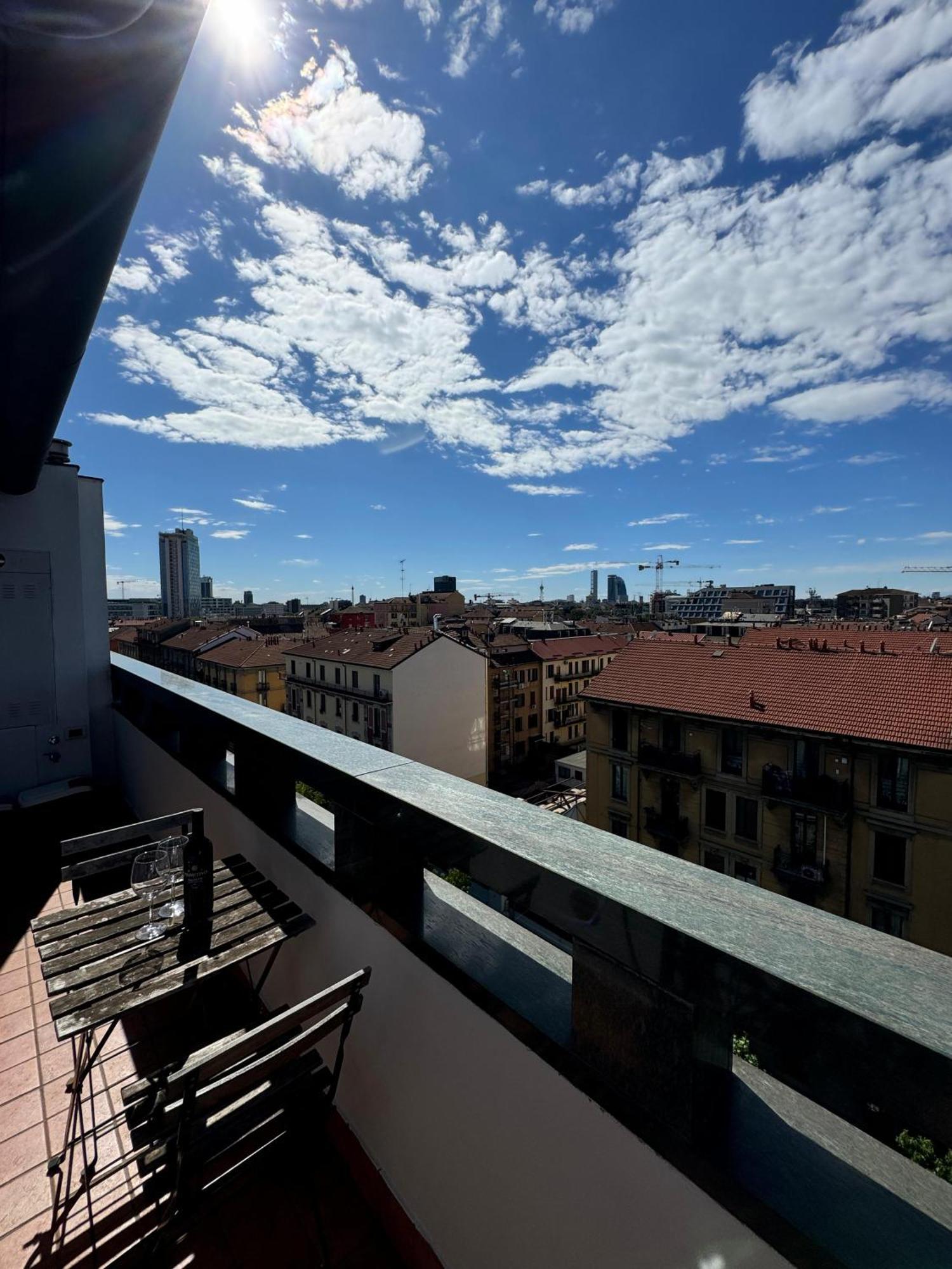 Appartamento Isola- Attico Con Balcone Milaan Buitenkant foto